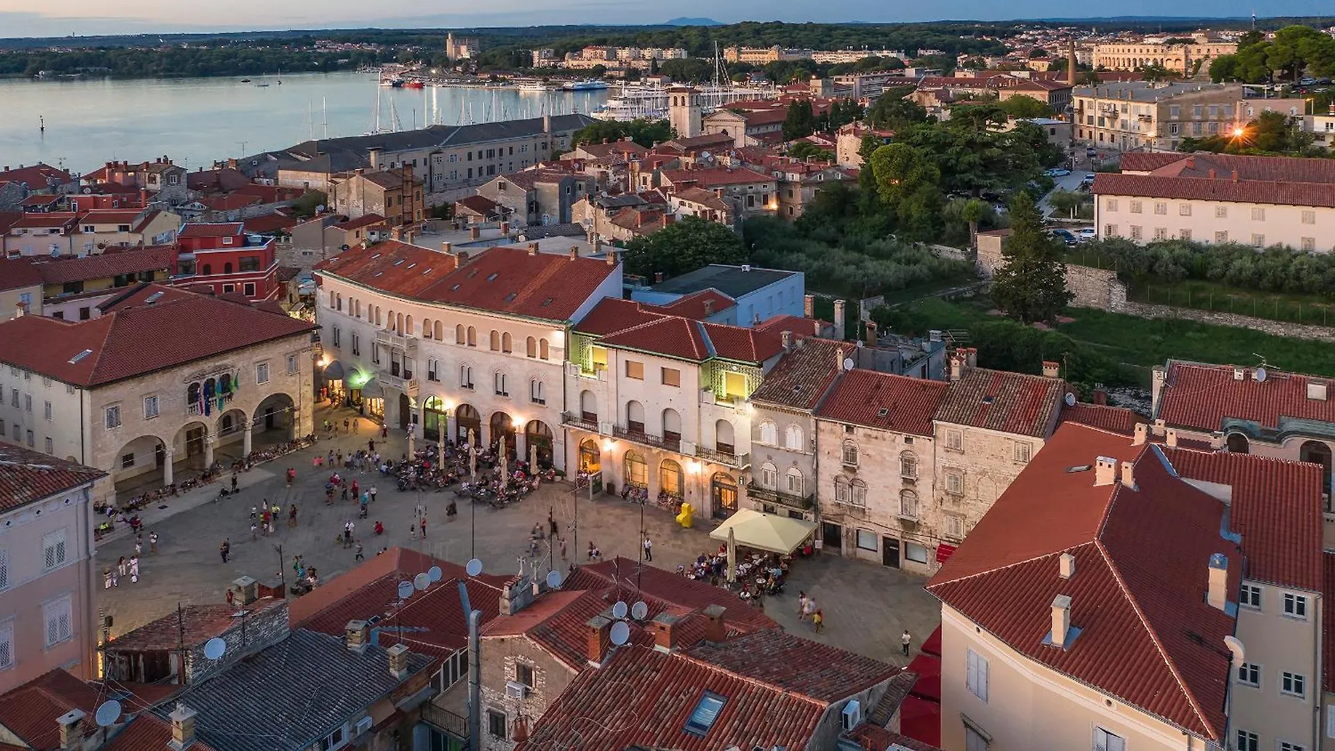 Lux Maximus Apartment Pula 0*,  Croatia
